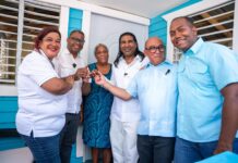 Propeep entrega casa construida y amueblada a señora Alejandrina de la Cruz, de 64 años, en Capotillo