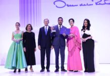 MIREX entrega Premio al Emigrante Dominicano Sr. Oscar de la Renta al líder comunitario Augusto Taveras