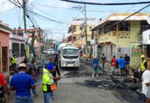 Alcaldía de SDE soluciona problemas inundaciones en el sector de Maquiteria