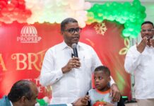 Propeep inicia almuerzos navideños con familias con niños autistas y discapacidad